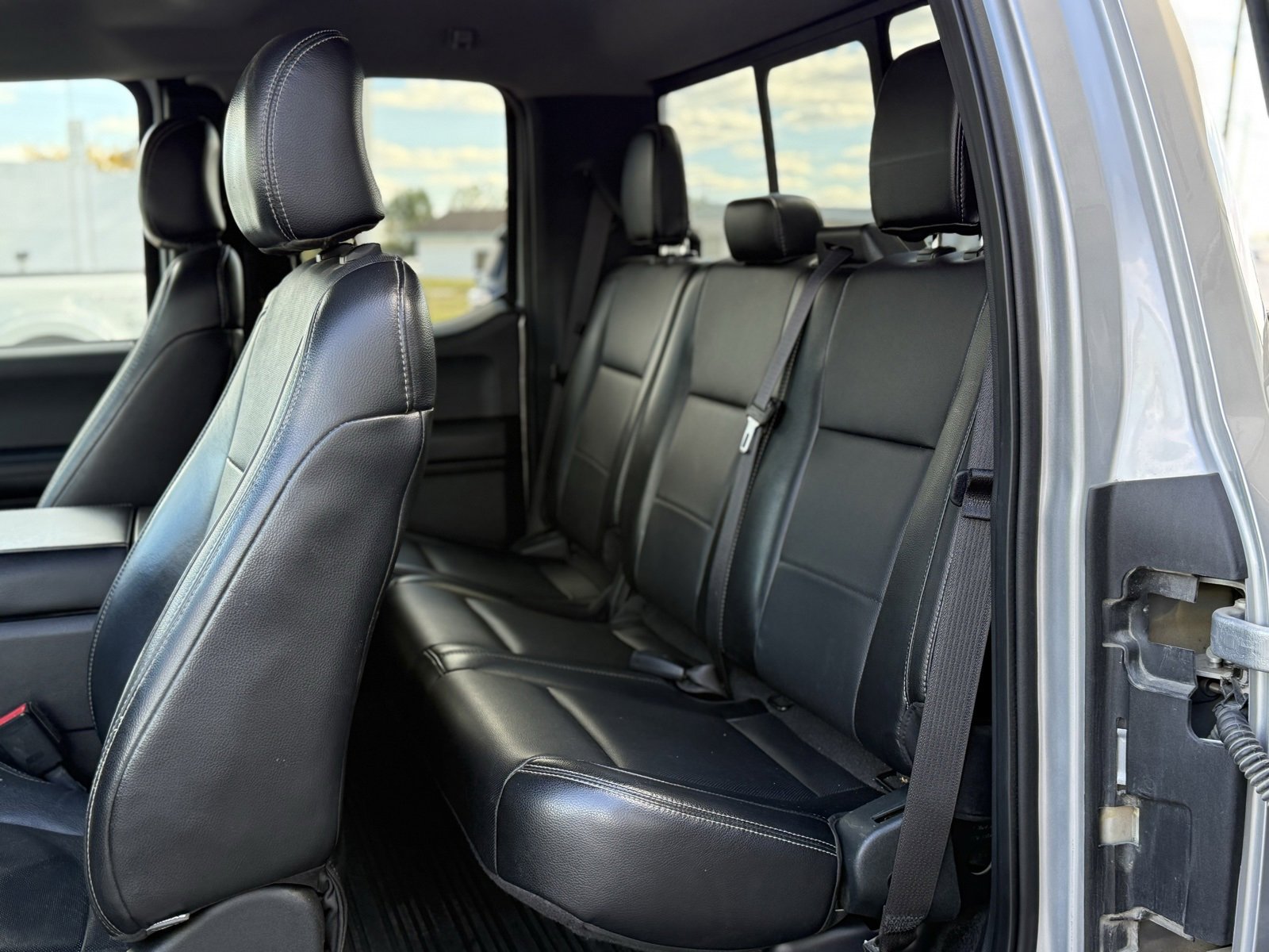 Used 2015 Ford F150 Lariat w/ Equipment Group 501A Mid image 9