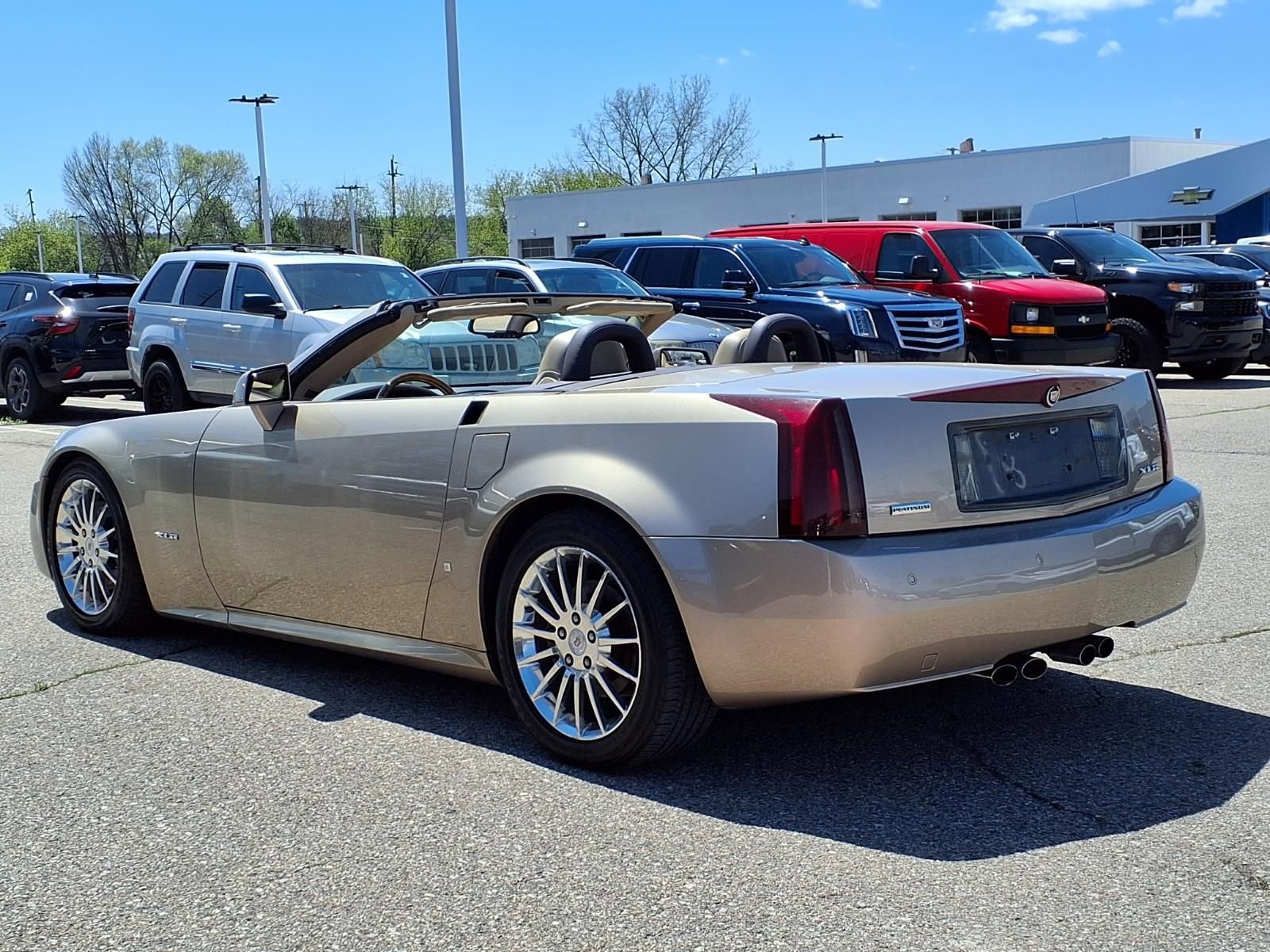 Used 2008 Cadillac XLR RWD image 8