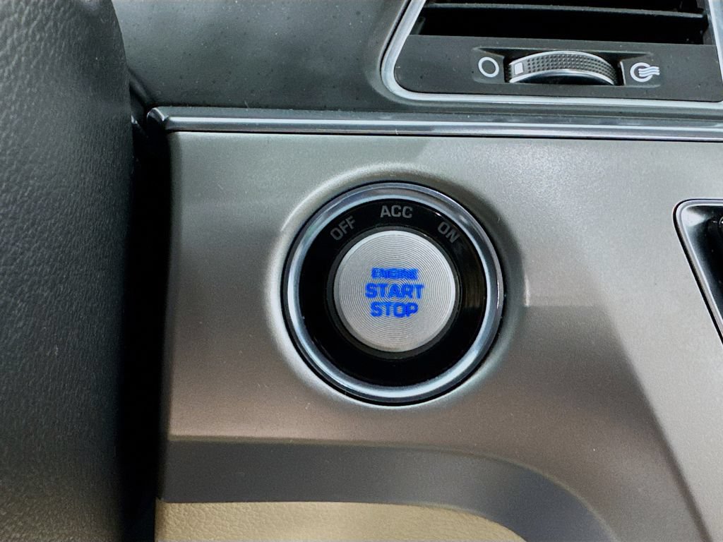 Used 2015 Hyundai Sonata Limited w/ Option Group 05 FWD image 17