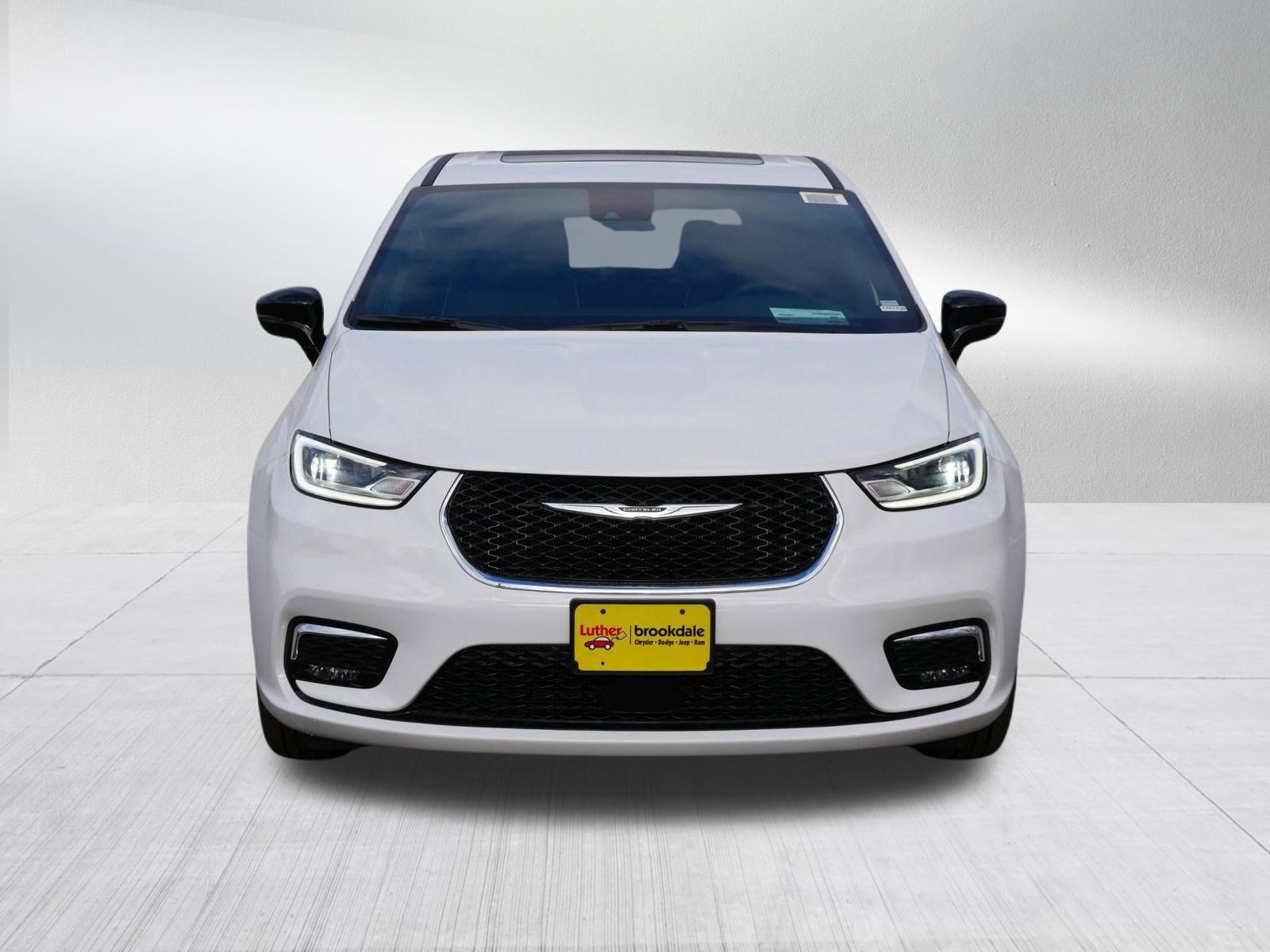 New 2026 Chrysler Pacifica Limited image 2