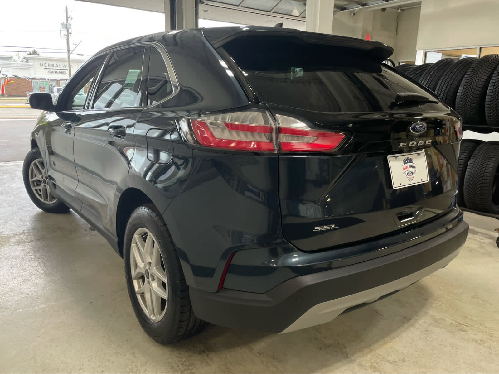 Used 2024 Ford Edge SEL w/ Convenience Package AWD/4WD image 7