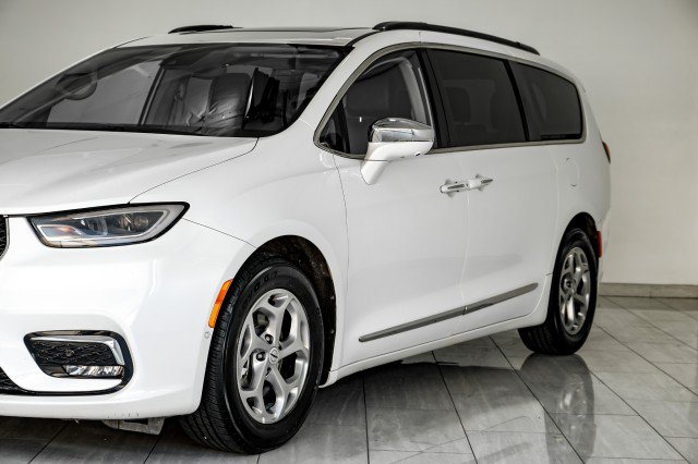 Used 2022 Chrysler Pacifica Limited FWD image 60