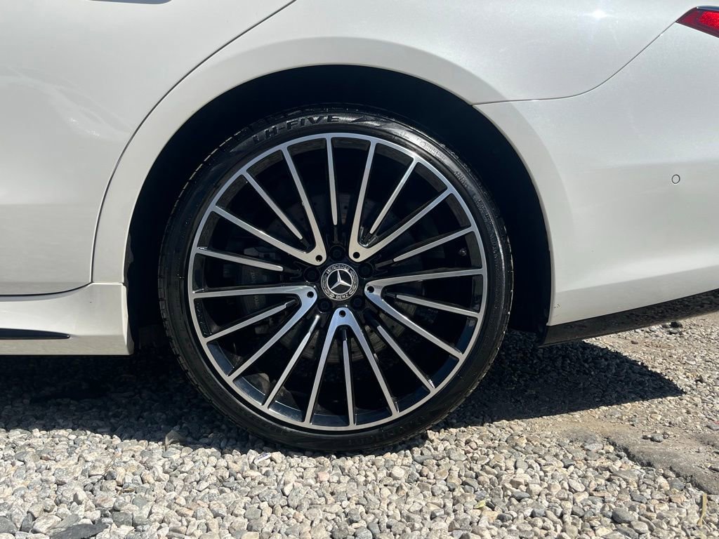 Used 2022 Mercedes-Benz S 500 4MATIC w/ AMG Line Package image 11