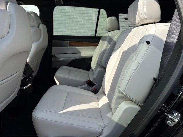 New 2026 Cadillac Vistiq Sport image 6