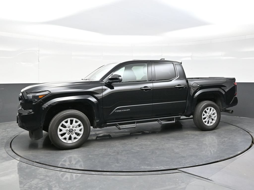 Used 2025 Toyota Tacoma SR5 AWD/4WD image 3