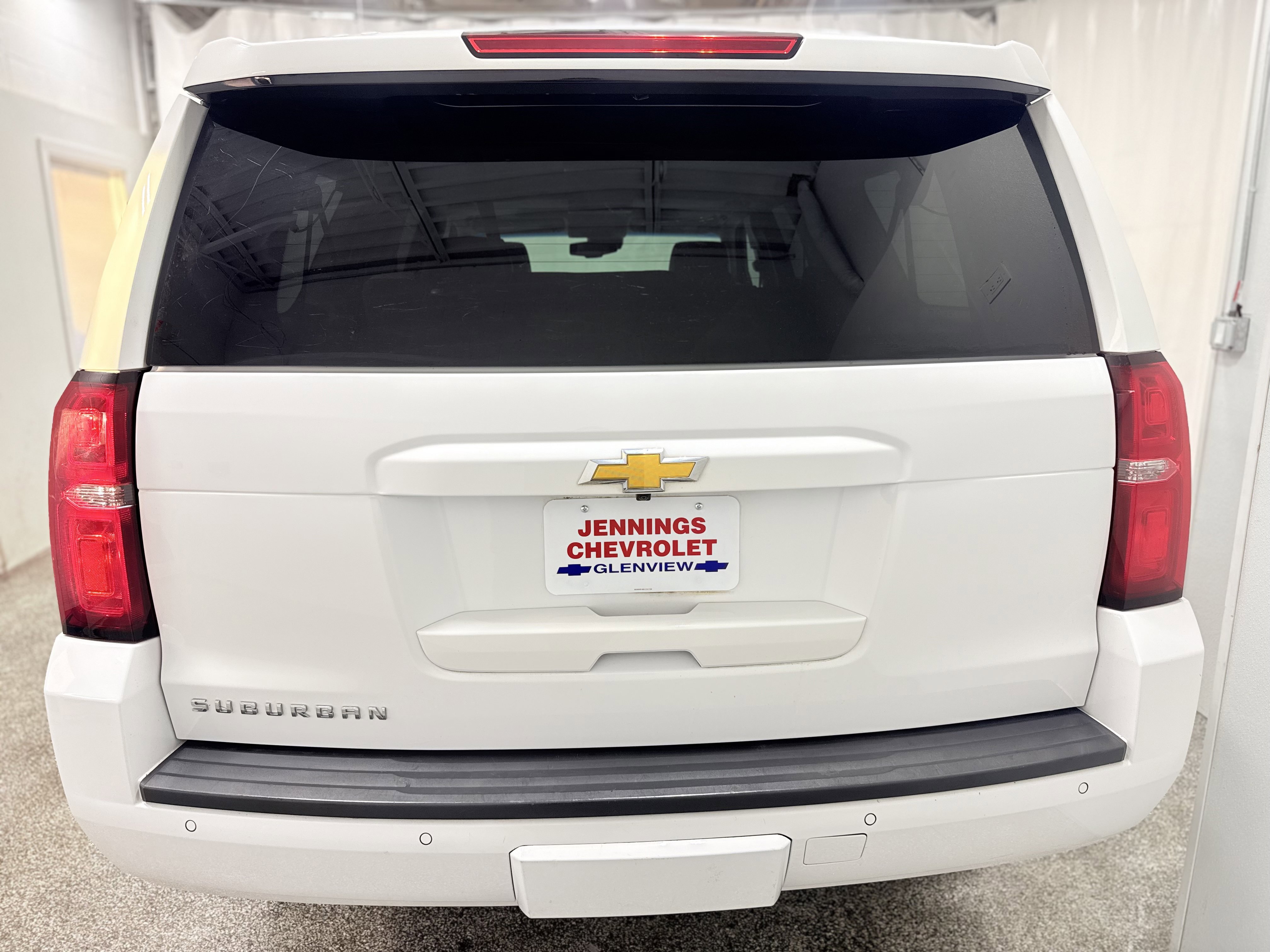 Used 2018 Chevrolet Suburban LT image 7