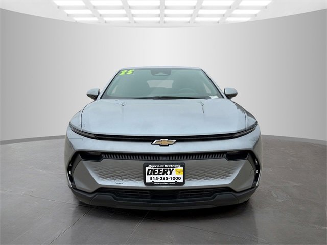 Used 2025 Chevrolet Equinox EV LT image 2