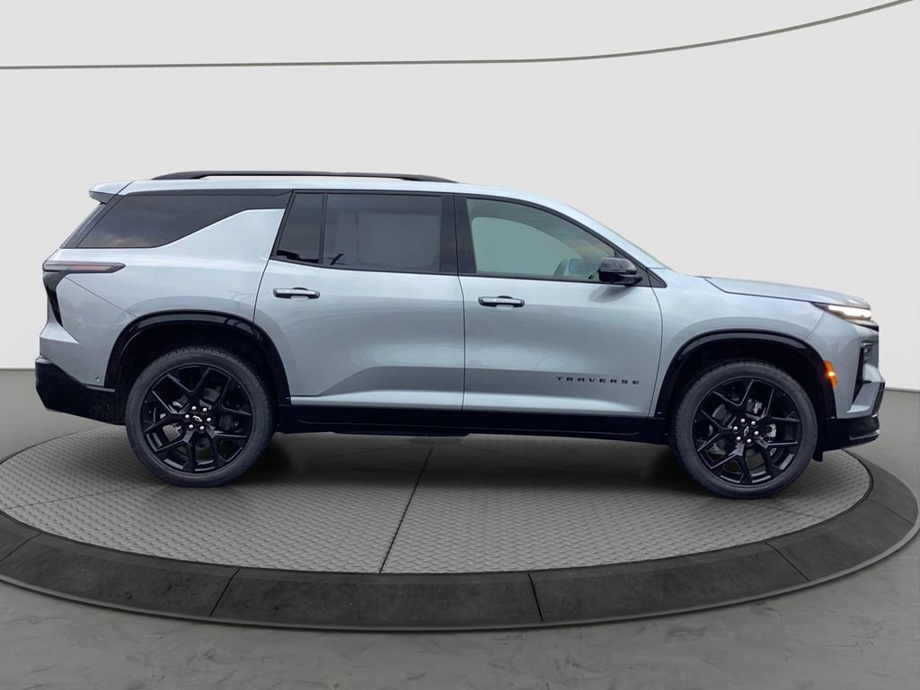 New 2026 Chevrolet Traverse RS w/ LPO, Floor Liner Package image 8