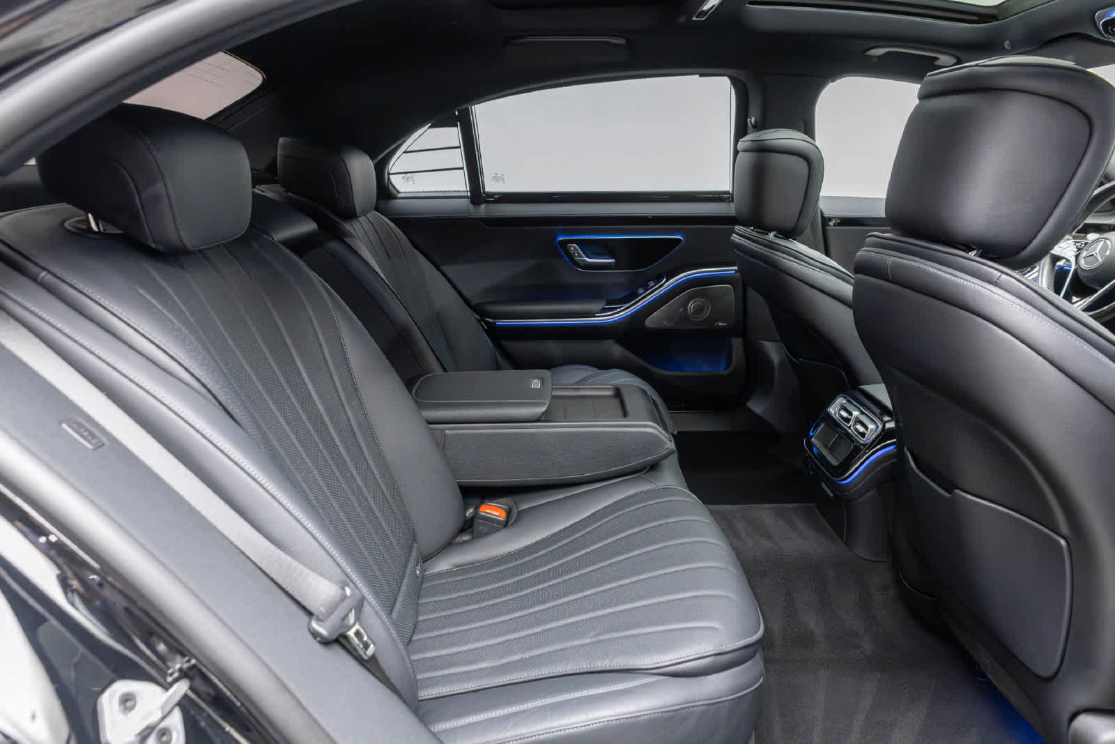 Used 2023 Mercedes-Benz S 500 4MATIC w/ AMG Line image 10
