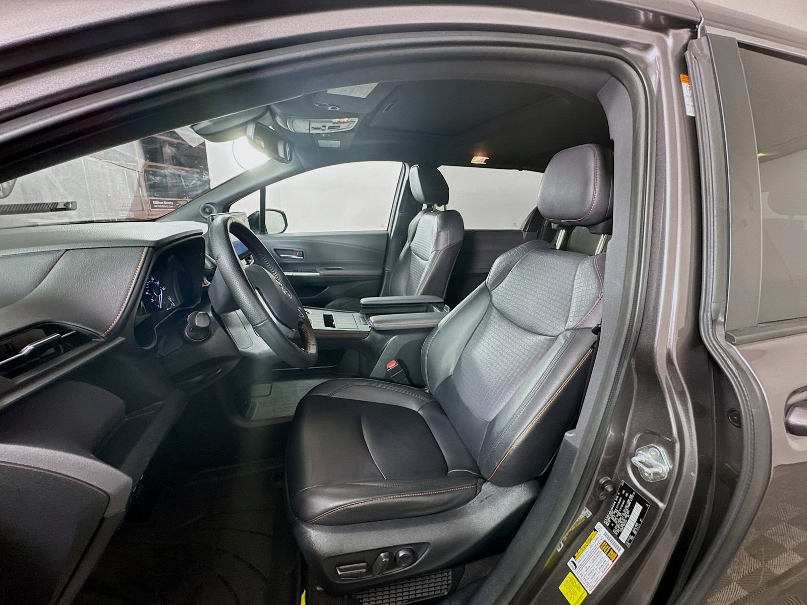 Used 2021 Toyota Sienna XSE w/ XSE Plus Package image 16