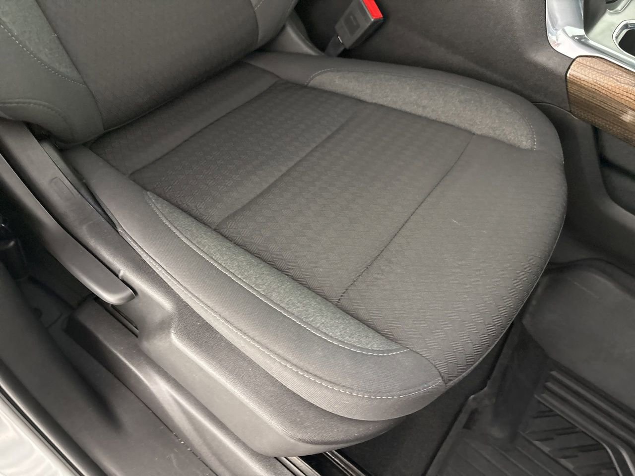 Used 2024 Chevrolet Silverado 1500 LT w/ All Star Edition Plus image 28