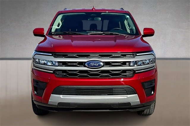 Used 2022 Ford Expedition XLT image 3