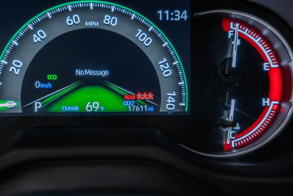 Used 2025 Toyota RAV4 LE image 38