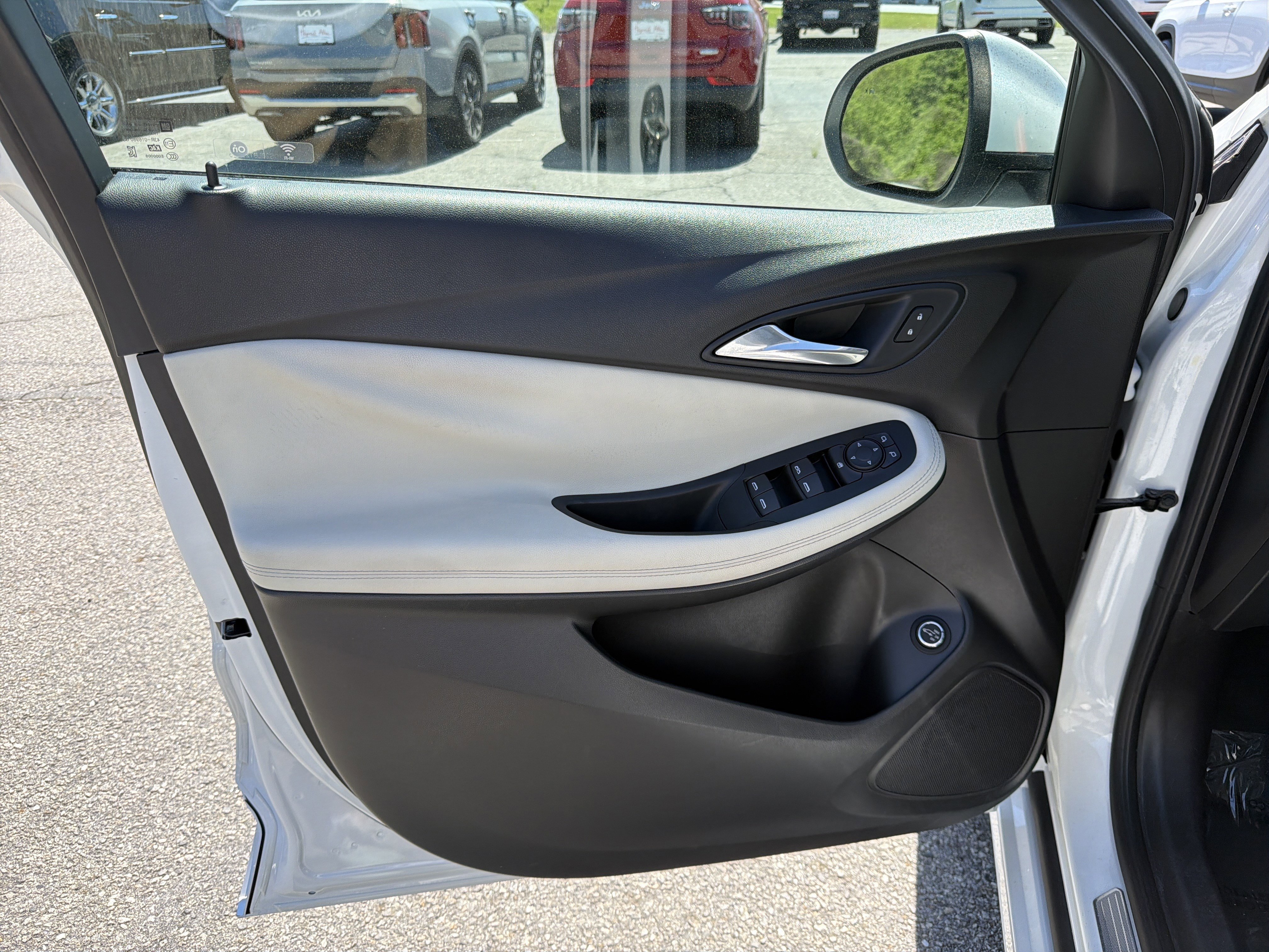 Used 2020 Buick Encore GX Select w/ Advanced Technology Package image 12