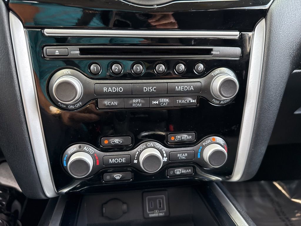 Used 2020 Nissan Pathfinder S FWD image 39