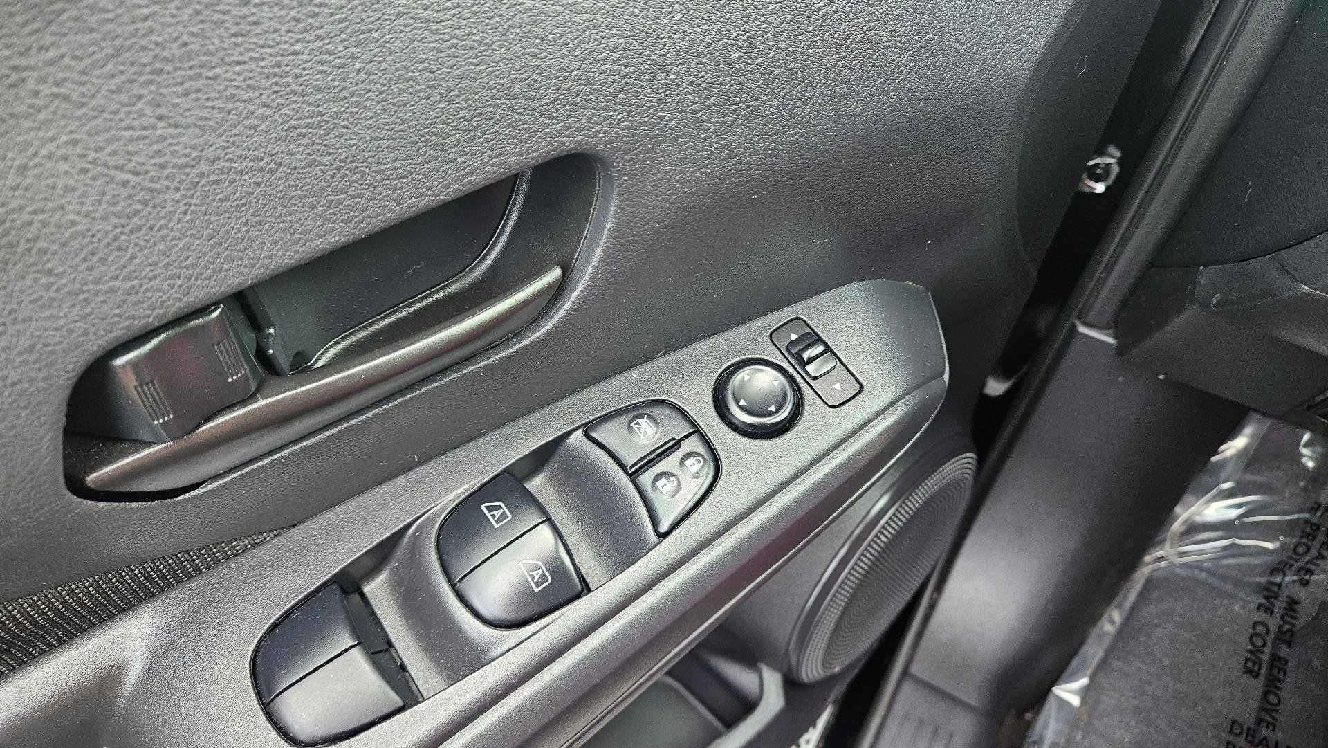 Used 2024 Nissan Kicks S image 15