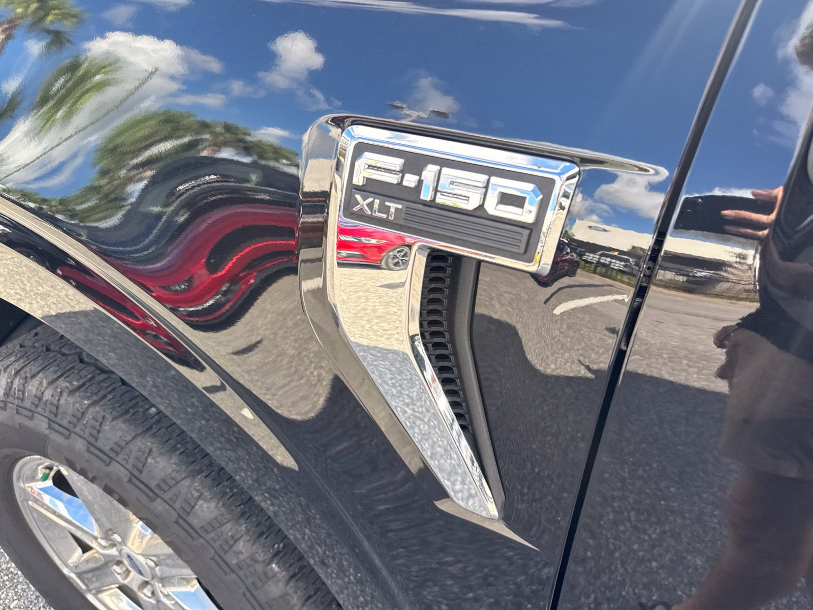 Certified 2025 Ford F150 XLT w/ Equipment Group 301A Standard AWD/4WD image 14