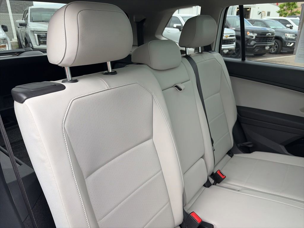 Used 2018 Volkswagen Tiguan SE w/ Panoramic Sunroof Package AWD/4WD image 19