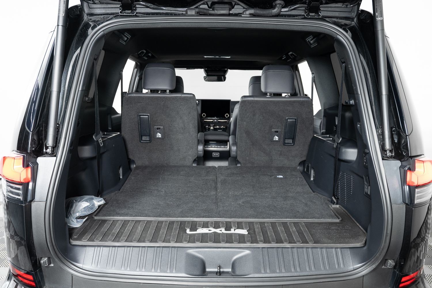 Used 2025 Lexus GX 550 w/ Accessory Package (2T) AWD/4WD image 22