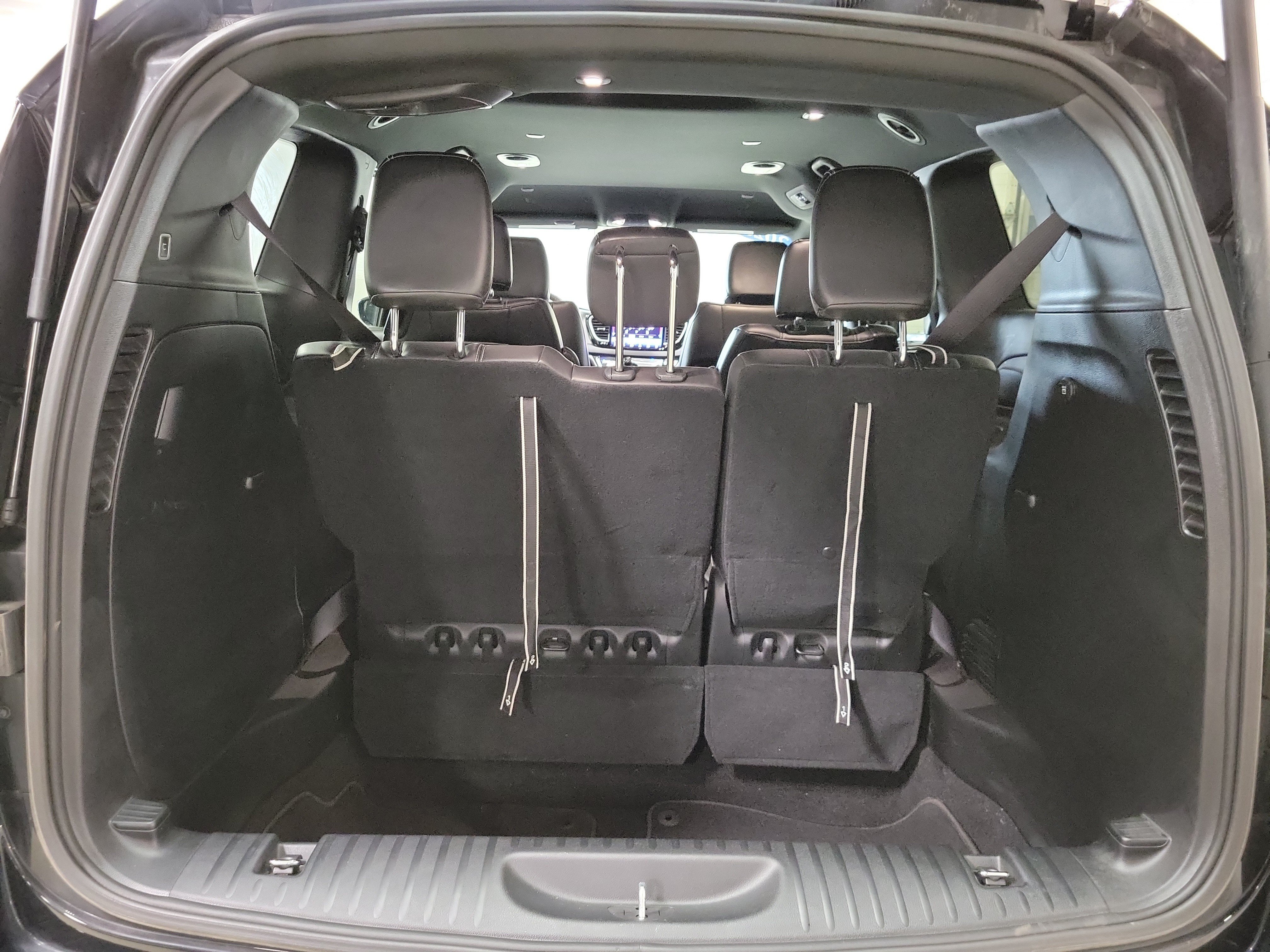 Used 2025 Chrysler Pacifica Select FWD image 8