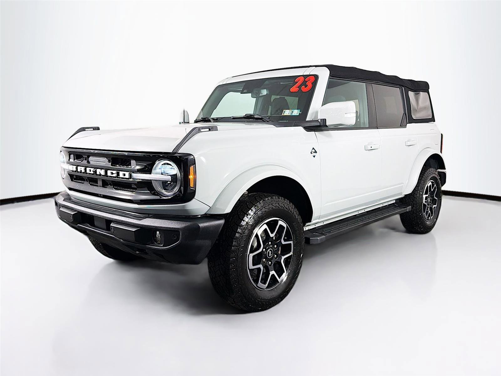 Used 2023 Ford Bronco Outer Banks AWD/4WD image 3