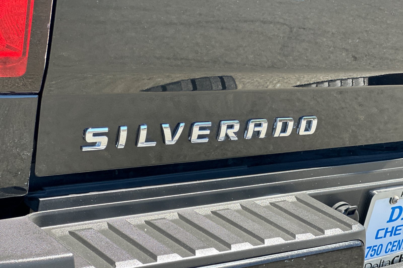 Used 2018 Chevrolet Silverado 3500 High Country w/ Duramax Plus Package AWD/4WD image 25