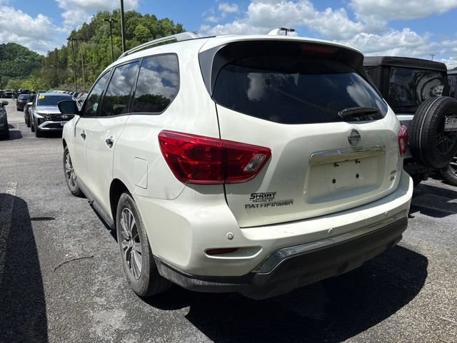 Used 2019 Nissan Pathfinder SL AWD/4WD image 4
