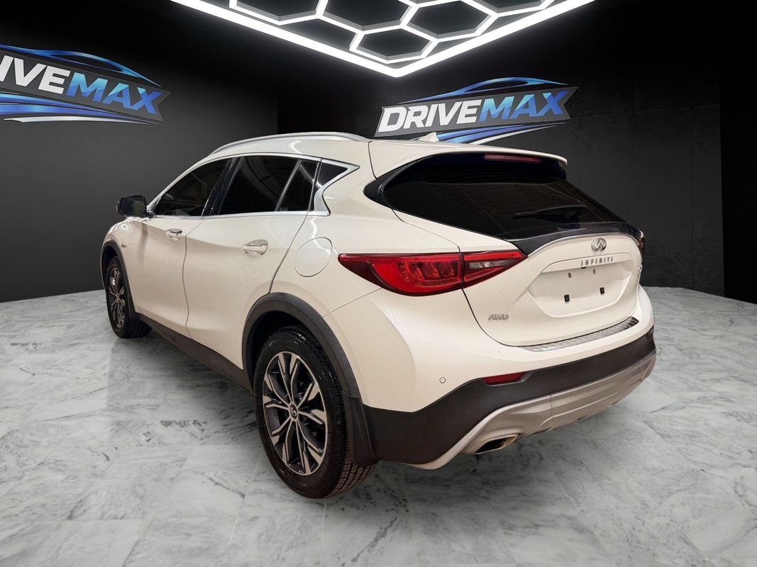 Used 2018 INFINITI QX30 Premium w/ Navigation Package AWD/4WD image 7
