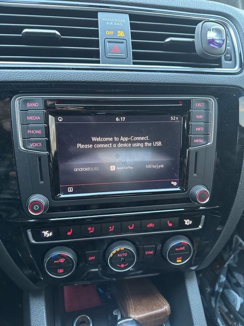 Used 2017 Volkswagen Jetta SEL image 8