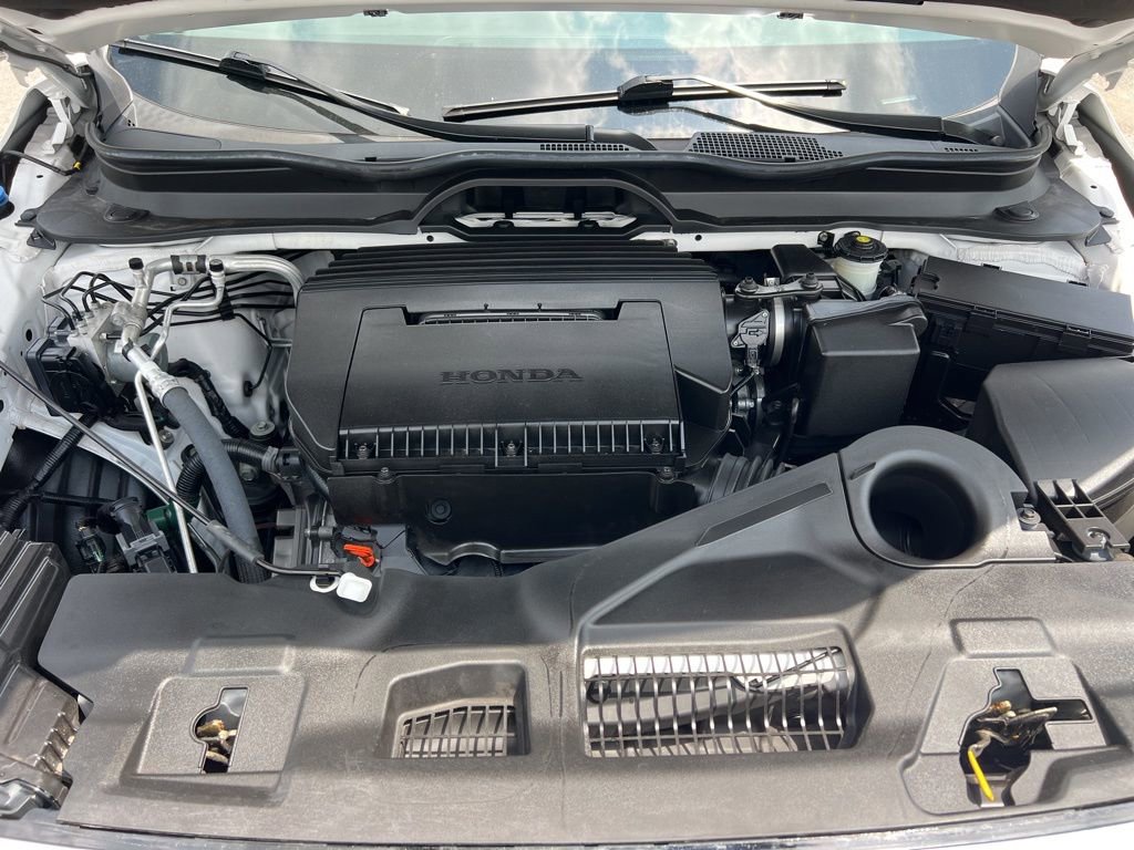 Used 2023 Honda Pilot Touring image 11