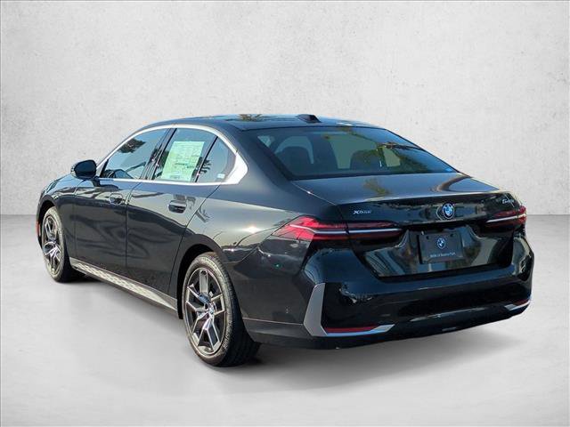 Used 2026 BMW 540i xDrive w/ Premium Package AWD/4WD image 9