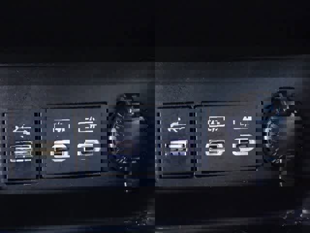 Used 2023 Toyota Highlander L image 33