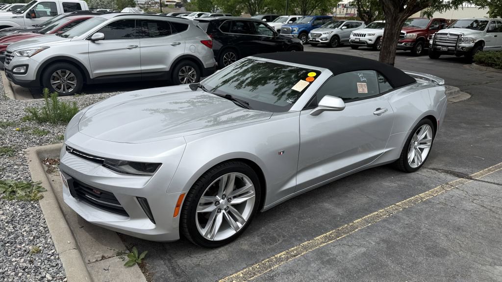 Used 2016 Chevrolet Camaro LT RWD image 2