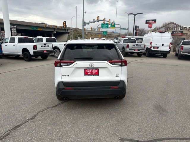 Used 2024 Toyota RAV4 LE AWD/4WD image 5