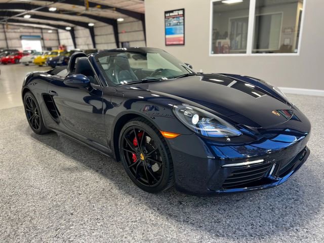 Used 2018 Porsche 718 Boxster S image 9