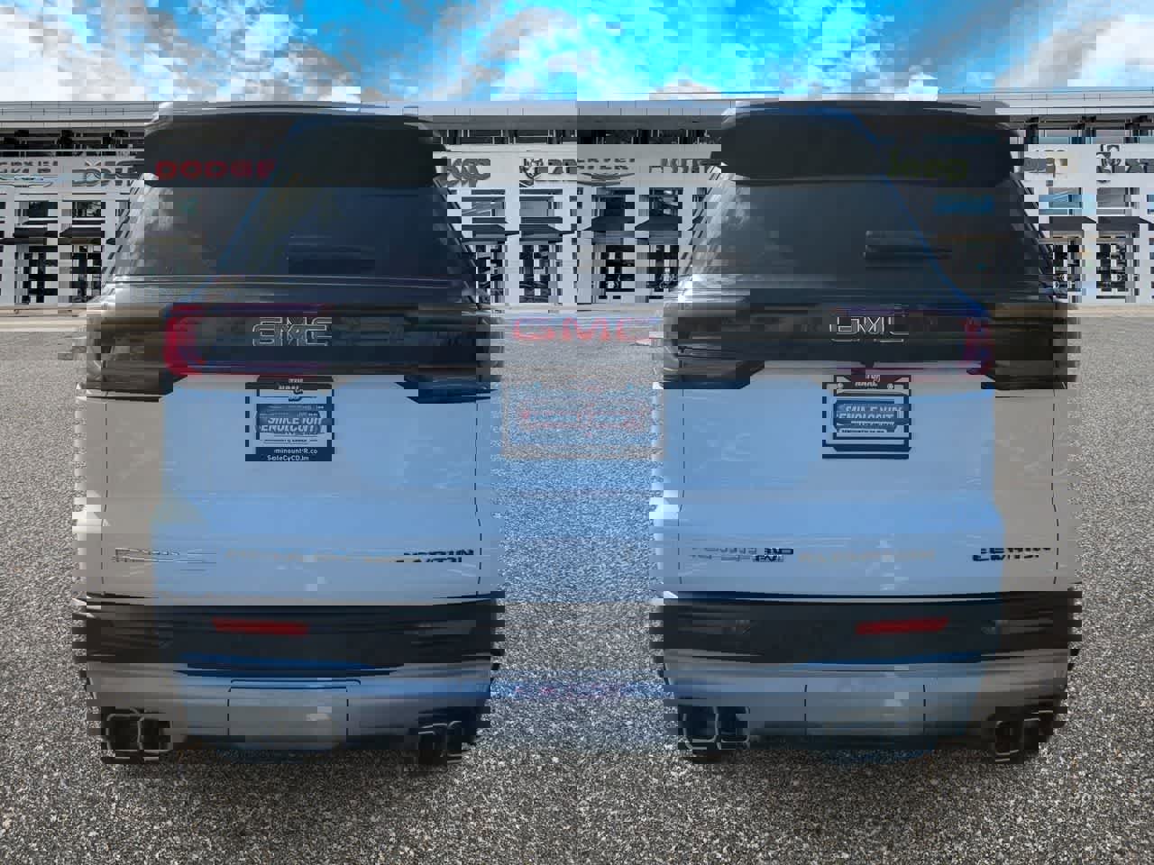 Used 2025 GMC Acadia Elevation image 7