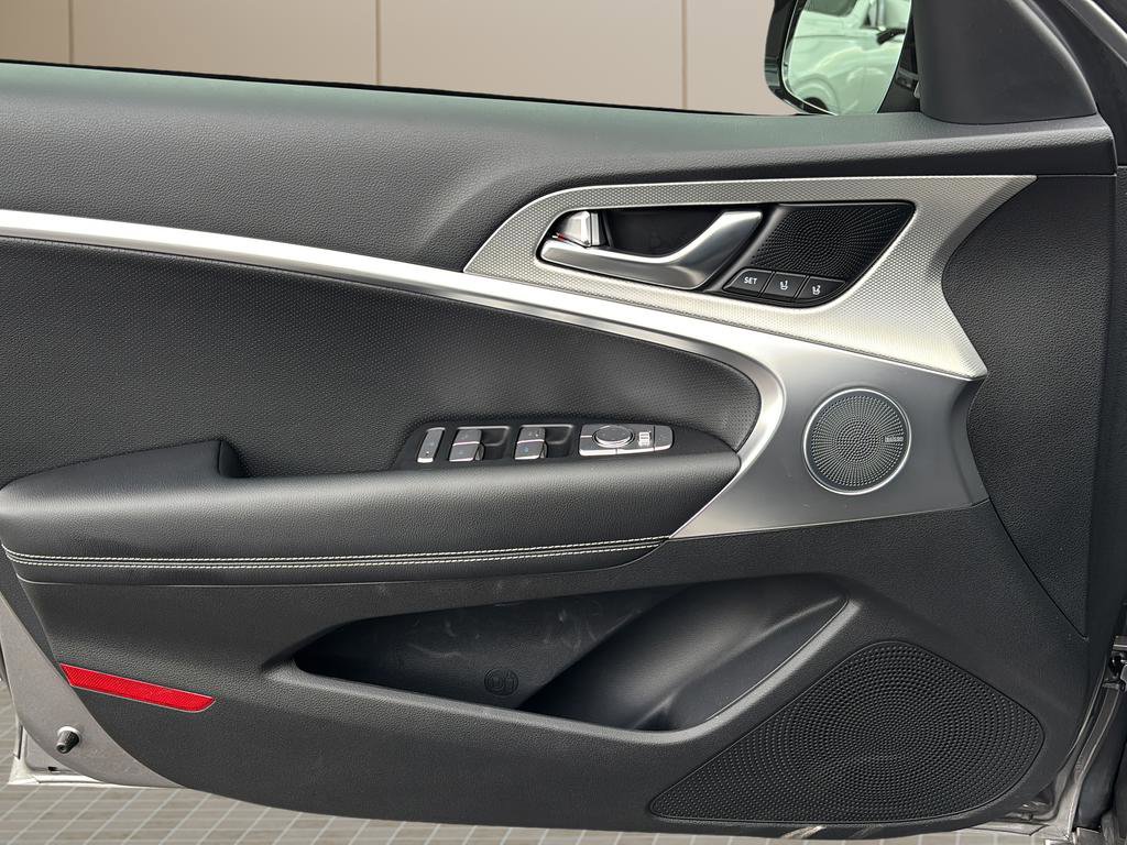 Certified 2026 Genesis G70 2.5T Prestige image 16