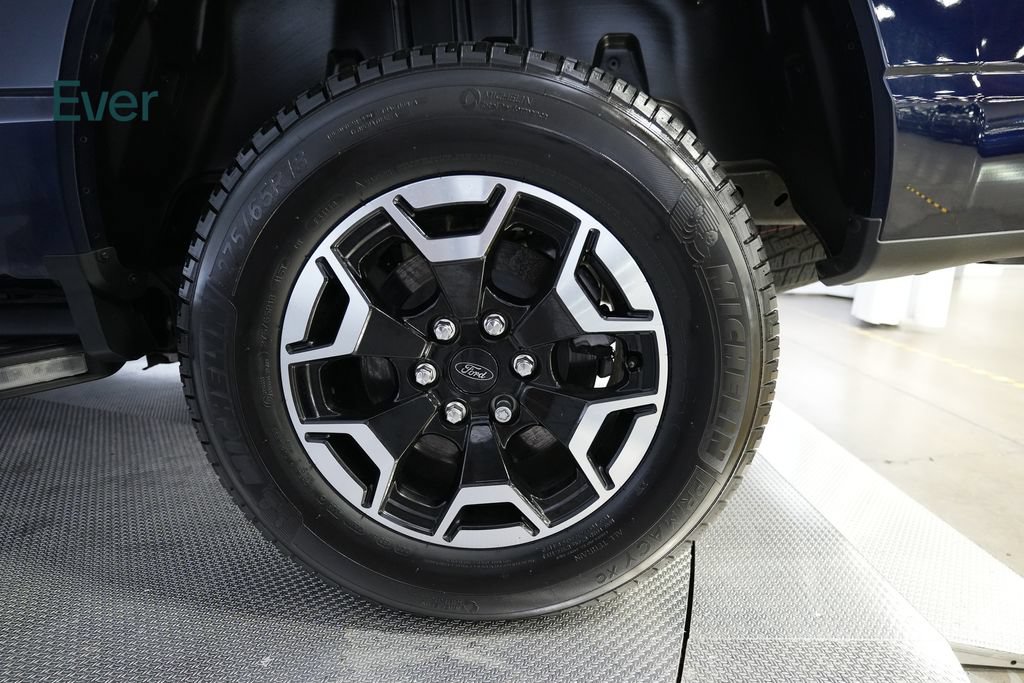 Used 2023 Ford F150 Lightning XLT AWD/4WD image 14