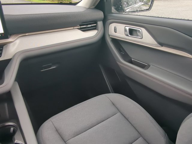 New 2026 Ford Explorer Active RWD image 17