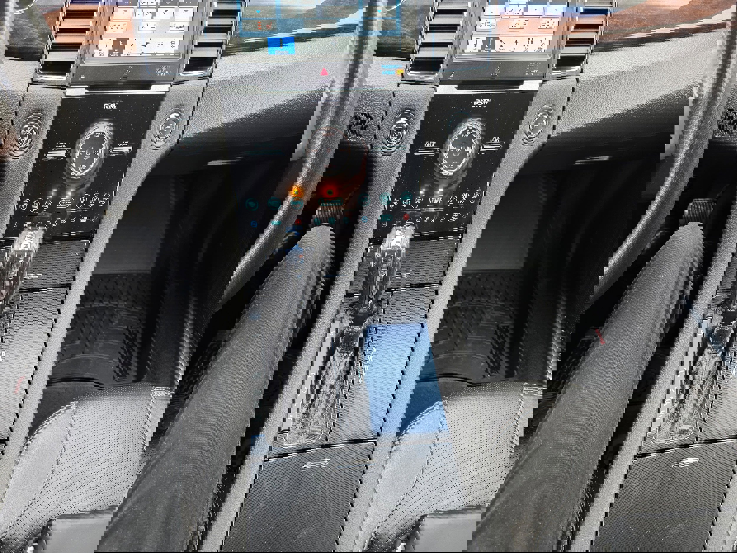 Used 2017 Ford Taurus Limited image 11