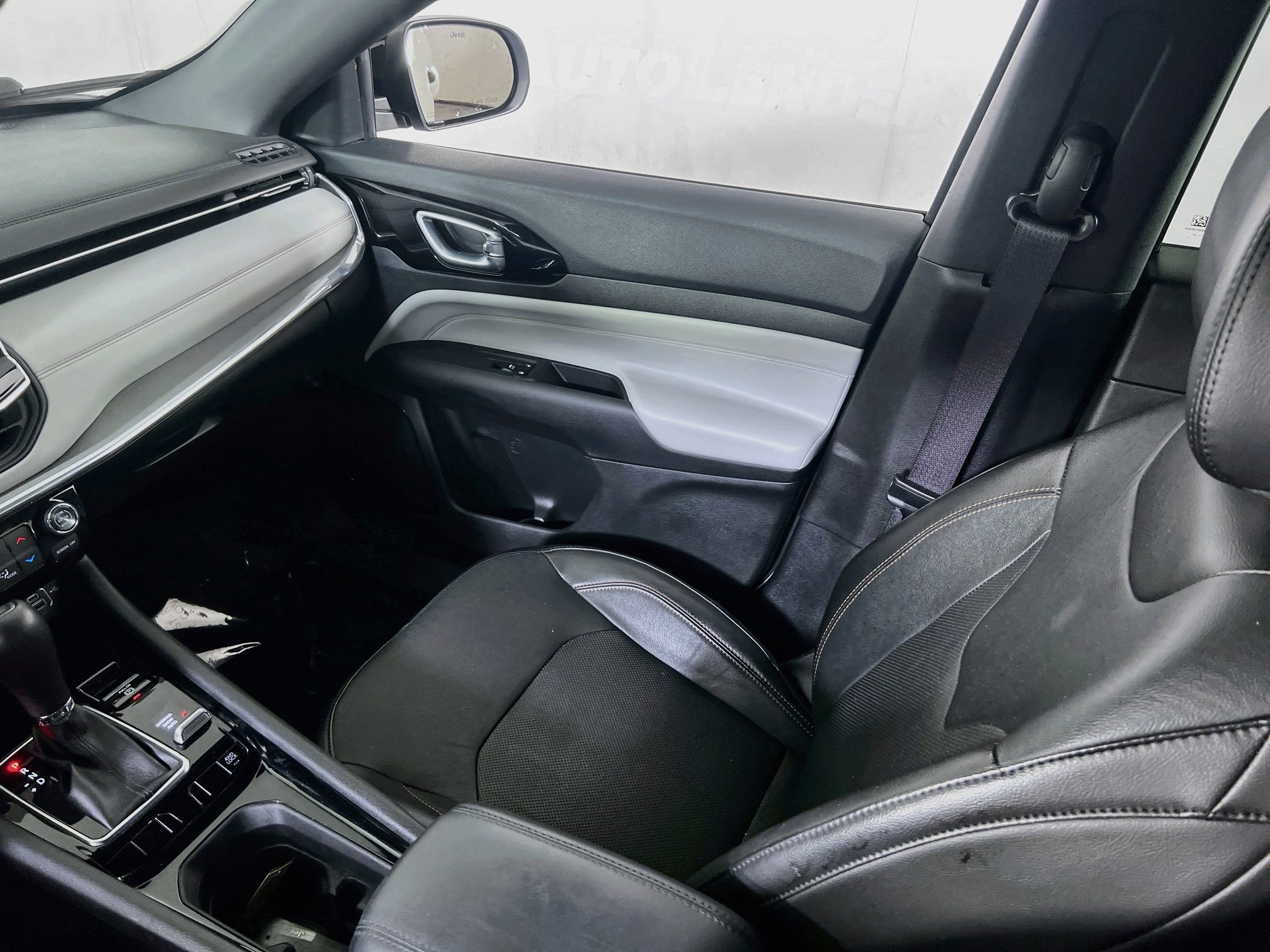 Used 2023 Jeep Compass Limited AWD/4WD image 22