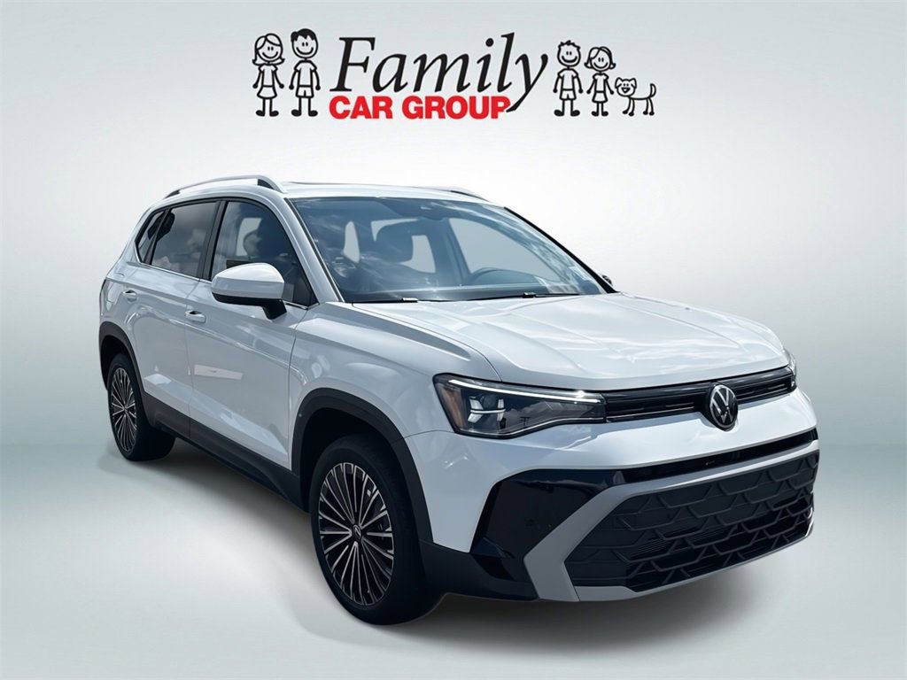 New 2025 Volkswagen Taos SE image 2