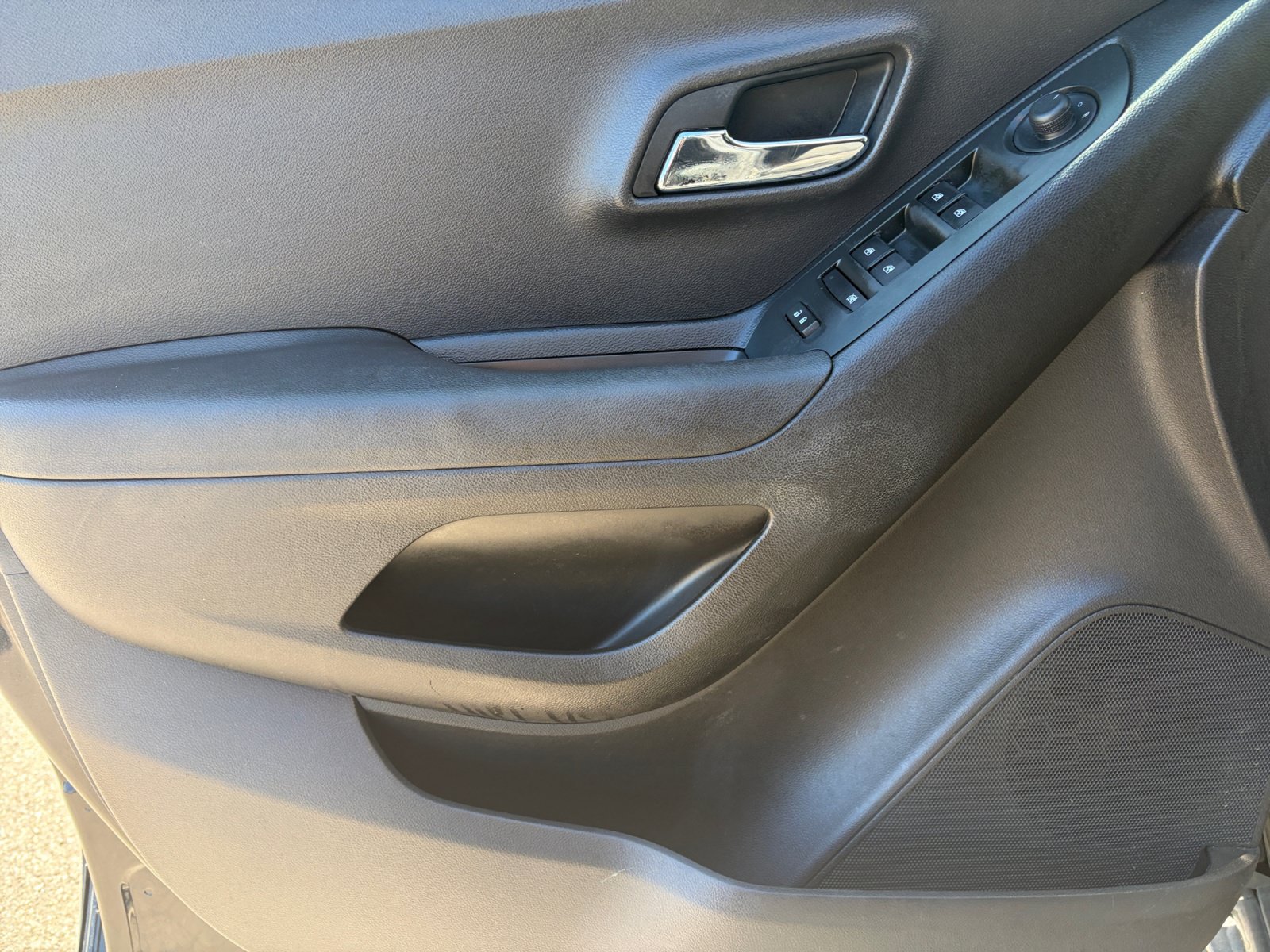 Used 2017 Chevrolet Trax LS FWD image 12