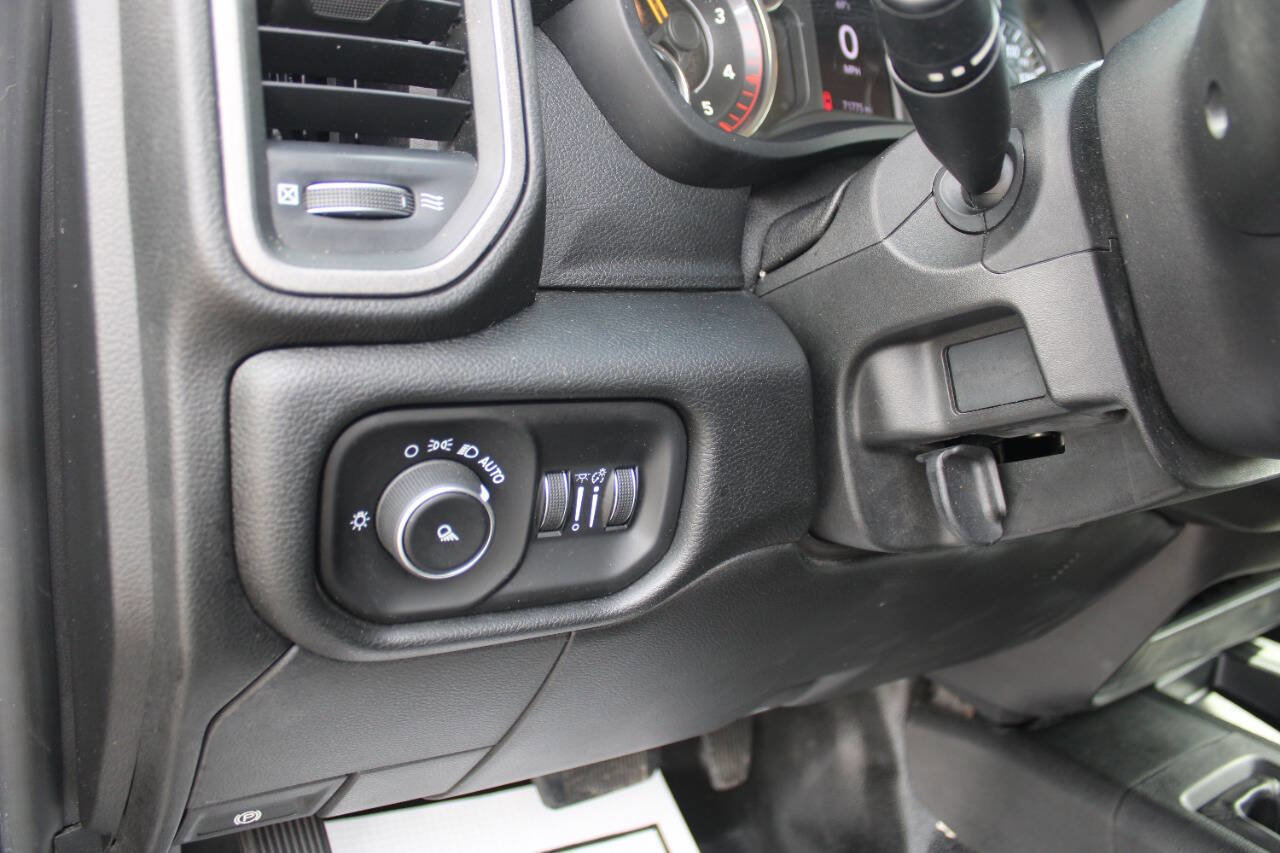 Used 2019 RAM 3500 Tradesman w/ Chrome Appearance Group image 26