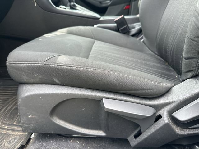 Used 2017 Ford Focus SE FWD image 17