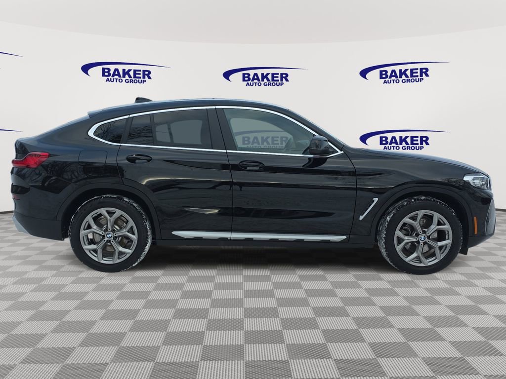 Used 2025 BMW X4 xDrive30i AWD/4WD image 2