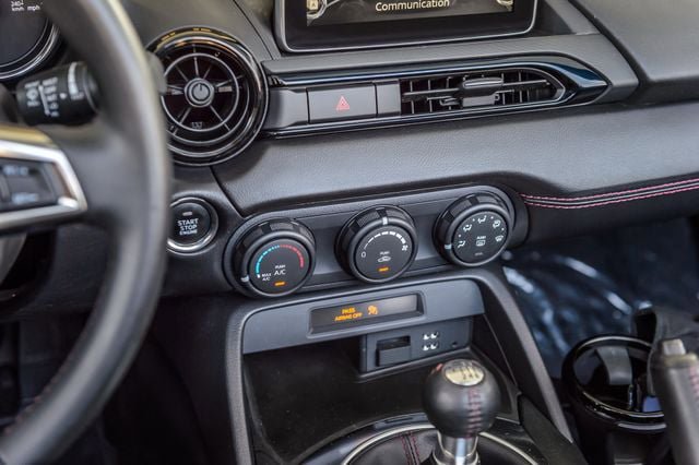 Used 2016 MAZDA MX-5 Miata Club RWD image 33