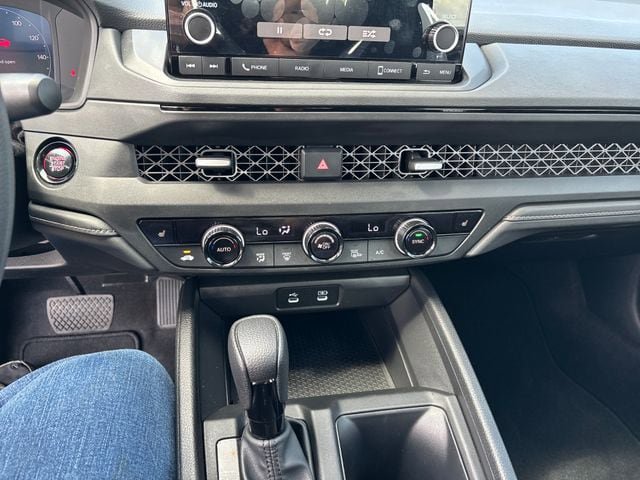 Used 2025 Honda Accord SE image 17