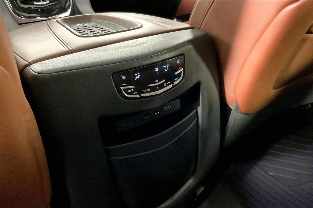 Used 2017 Cadillac Escalade Premium Luxury image 34