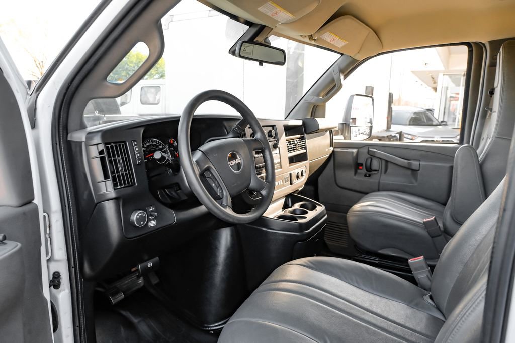 Used 2021 GMC Savana 3500 Extended w/ Power Convenience Package image 3